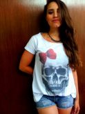 Tshirt Caveira Laço Vermelho